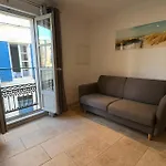 Holiday In Arles: Appartement De L\'Amphitheatre
